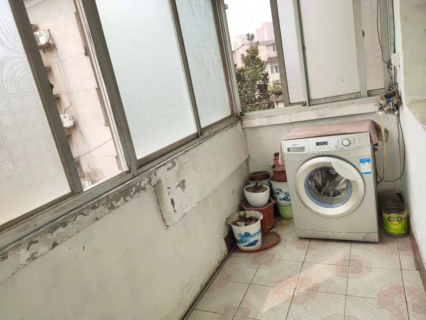 化工学校单位房 3室2厅1卫 800.0元/月 化工学校单位房 3室2厅1卫 800.0元/月室内图