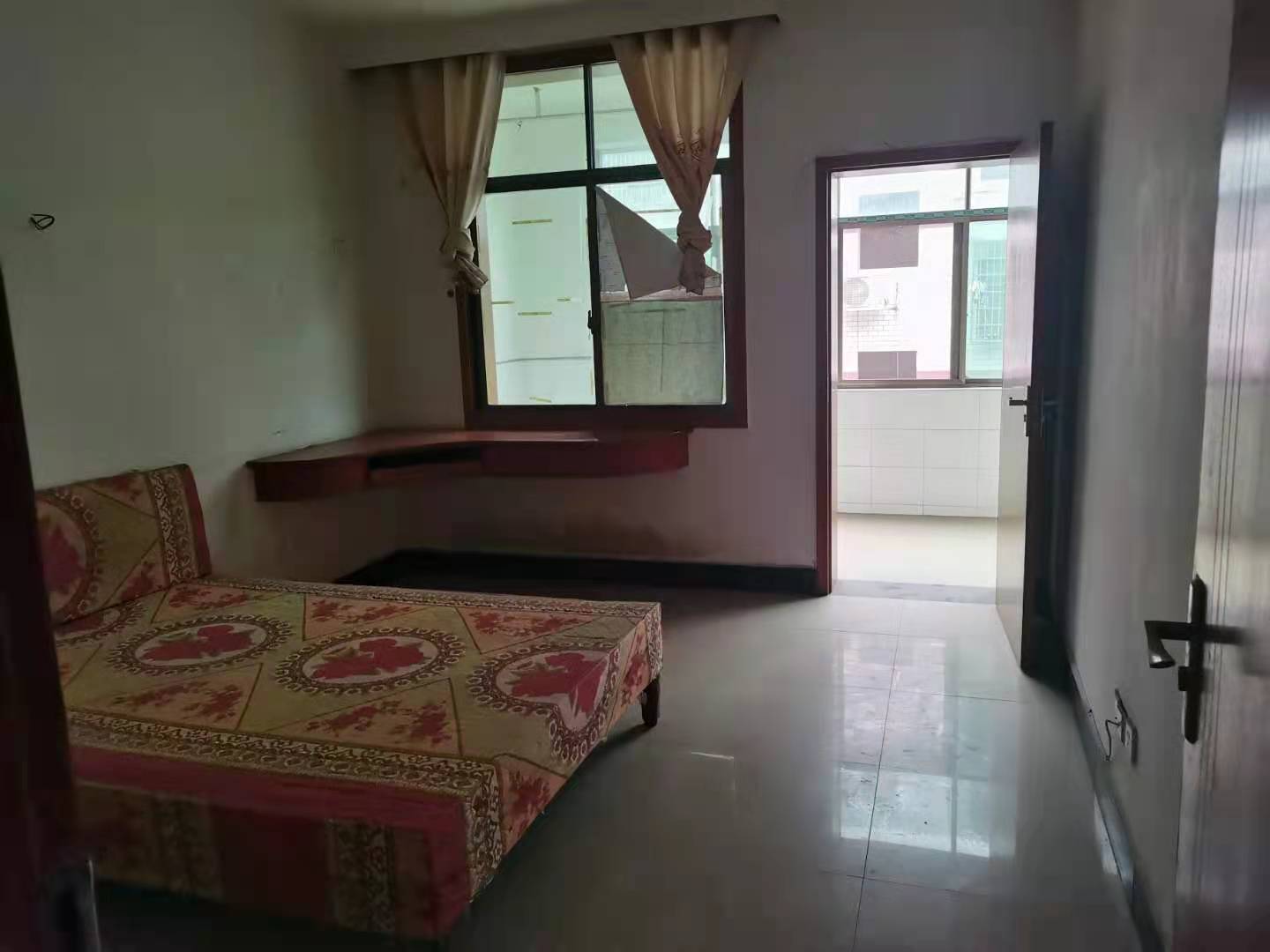 羊舞岭小区 2室1厅1卫 700.0元/月 羊舞岭小区 2室1厅1卫 700.0元/月室内图