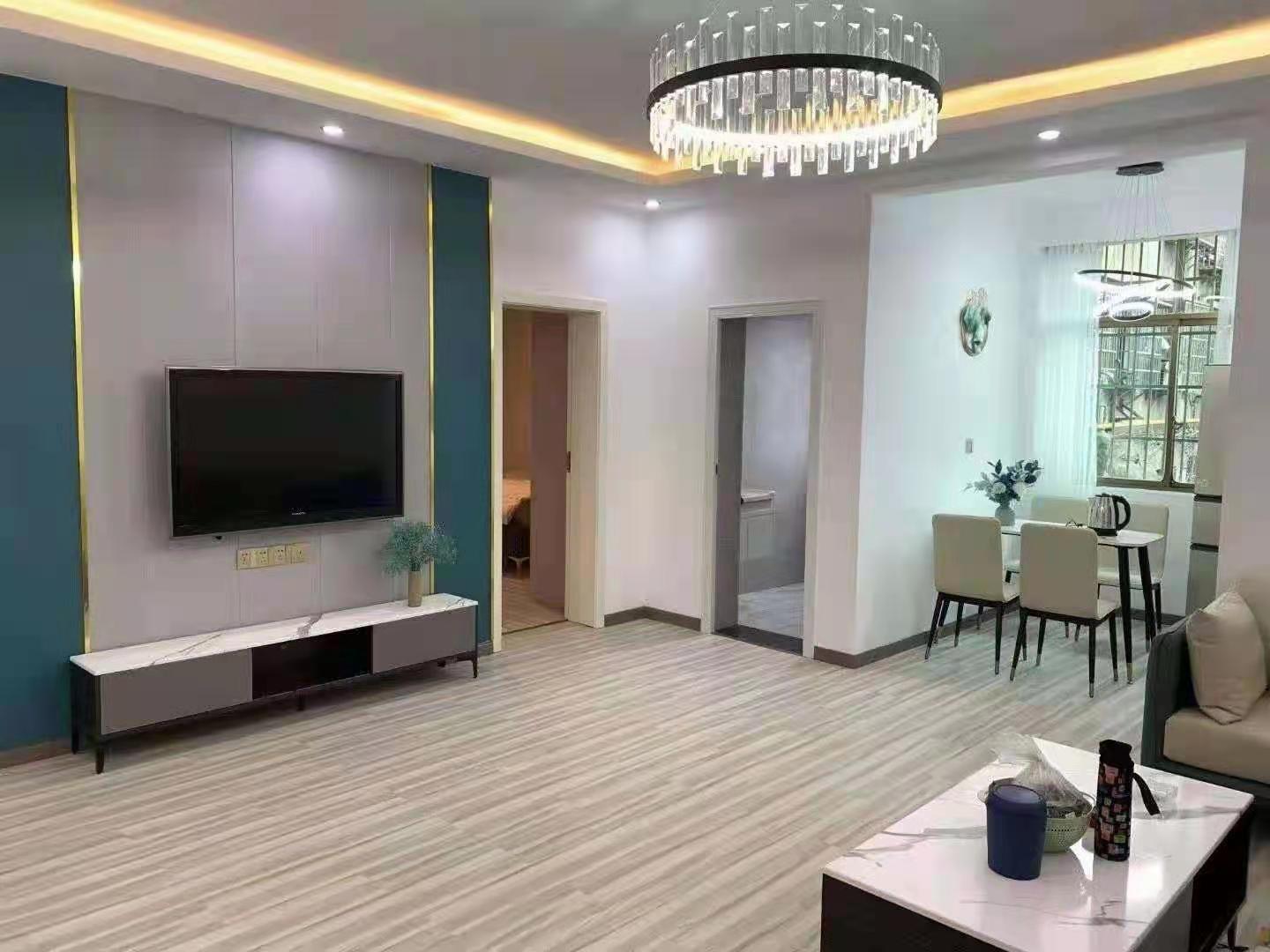 桃花山庄小区  3室2厅1卫    52.8万客厅