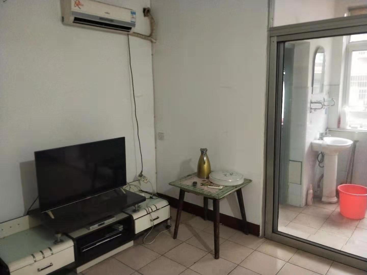 715矿小区  3室2厅2卫    1400.0元/月 715矿小区  3室2厅2卫    1400.0元/月室内图