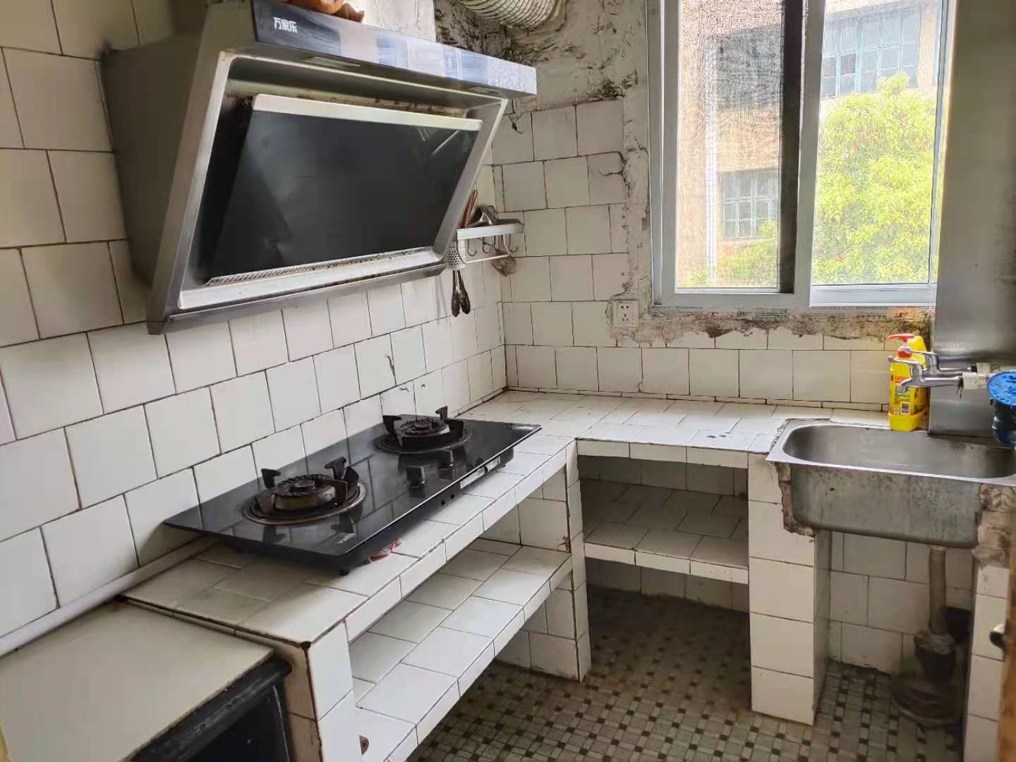 化工学校单位房 3室2厅1卫 800.0元/月 化工学校单位房 3室2厅1卫 800.0元/月室内图