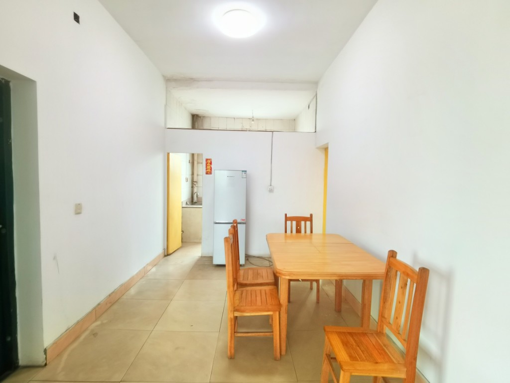 晨光小区 3室2厅1卫 65.0万 晨光小区 3室2厅1卫 65.0万客厅