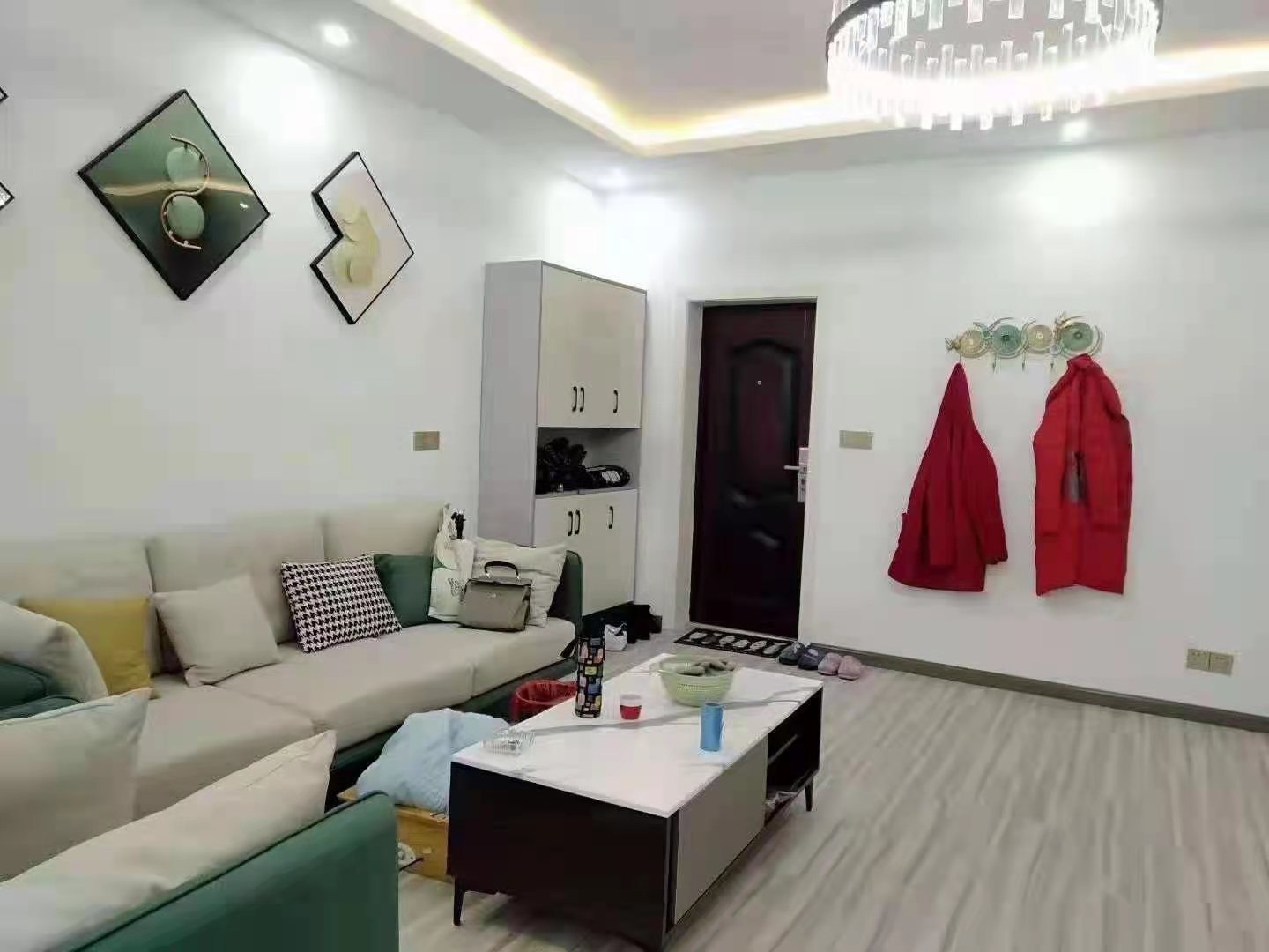 桃花山庄小区  3室2厅1卫    52.8万客厅