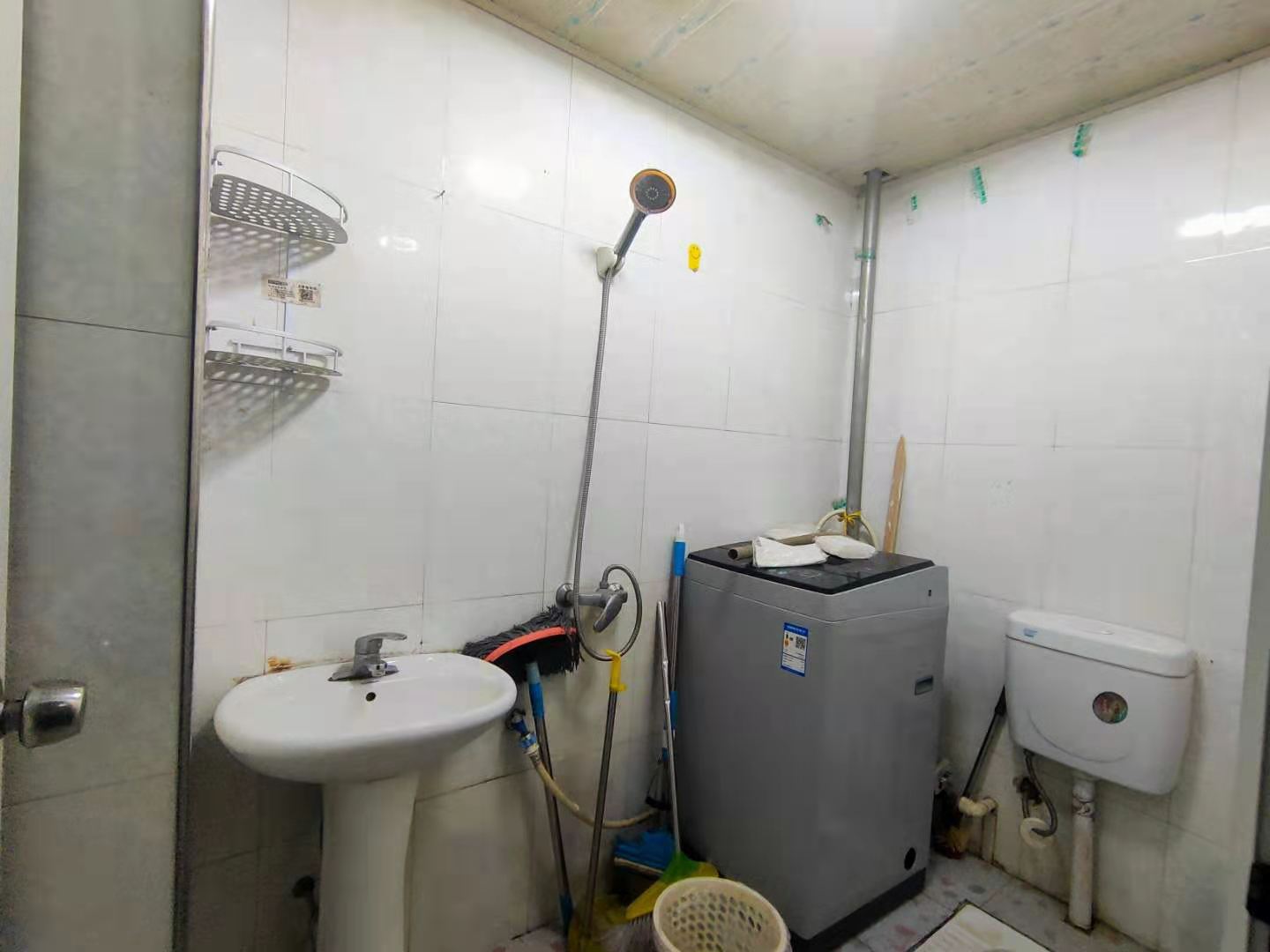 环球国际大厦  1室1厅1卫    1200.0元/月 环球国际大厦  1室1厅1卫    1200.0元/月室内图