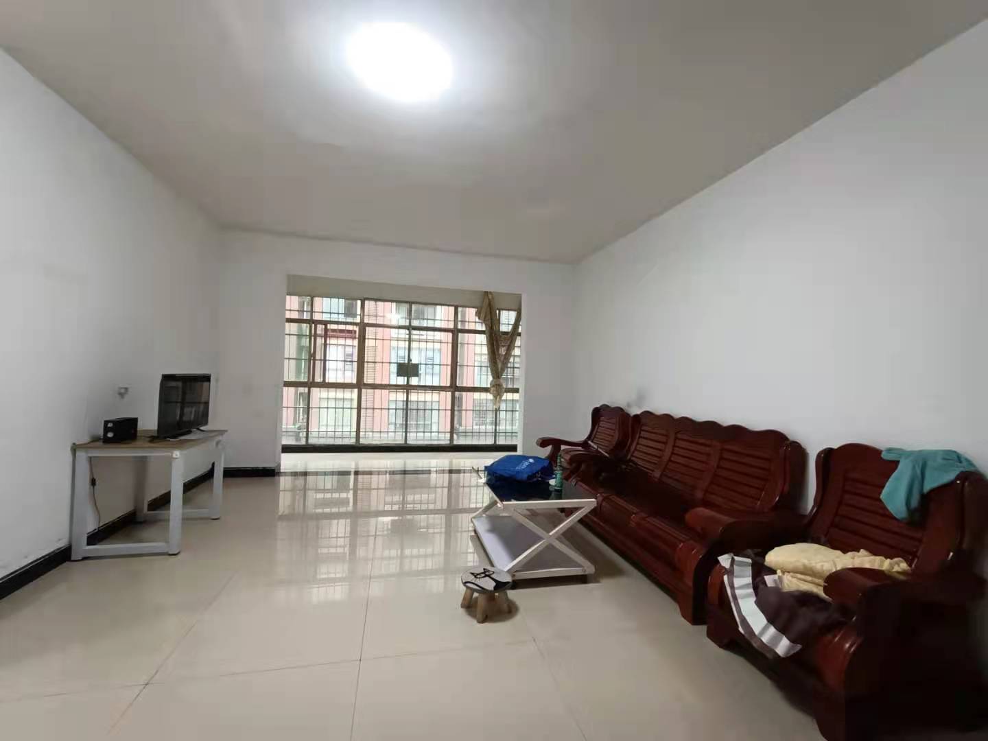 雅士林安置房 3室2厅1卫 1200.0元/月 雅士林安置房 3室2厅1卫 1200.0元/月户型图