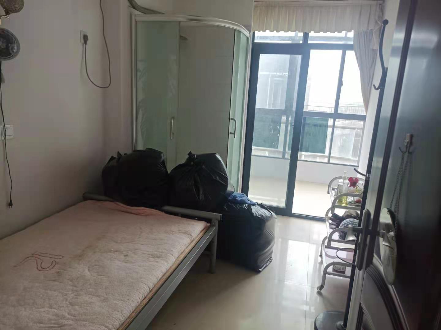 银泰财富广场  5室2厅2卫   3600.00元/月室内图