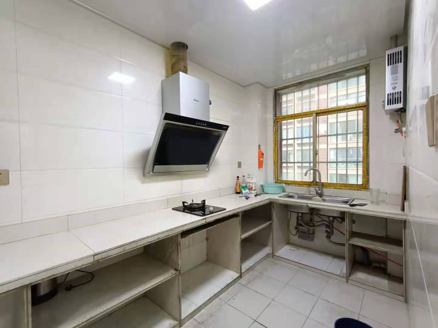 雅士林安置房 3室2厅1卫 1200.0元/月 雅士林安置房 3室2厅1卫 1200.0元/月室内图