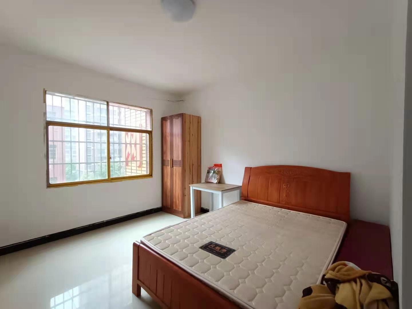 雅士林安置房 3室2厅1卫 1200.0元/月 雅士林安置房 3室2厅1卫 1200.0元/月室内图