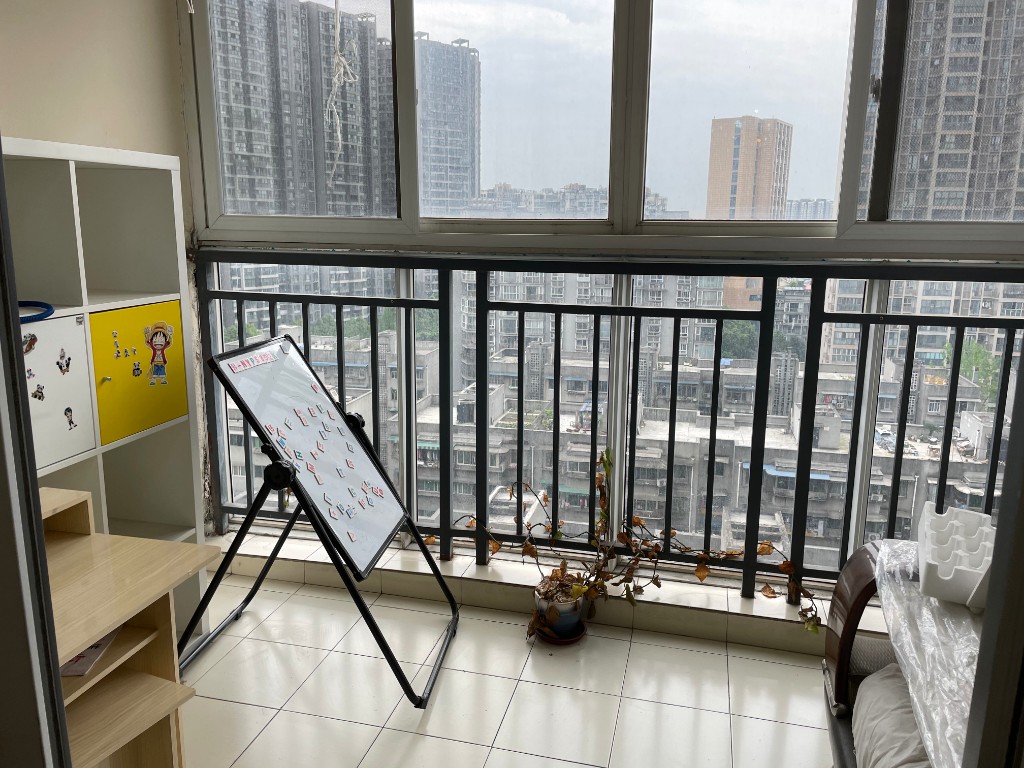 光华美邻  2室1厅1卫    2400.0元/月 光华美邻  2室1厅1卫    2400.0元/月室内图