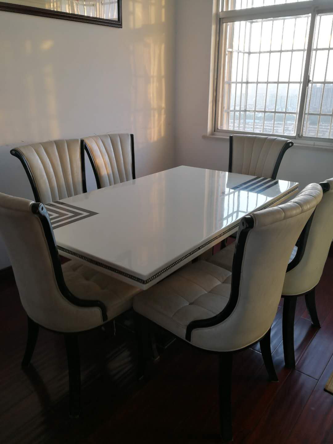 梦里水乡 3室2厅2卫 102.80万 梦里水乡 3室2厅2卫 102.80万客厅