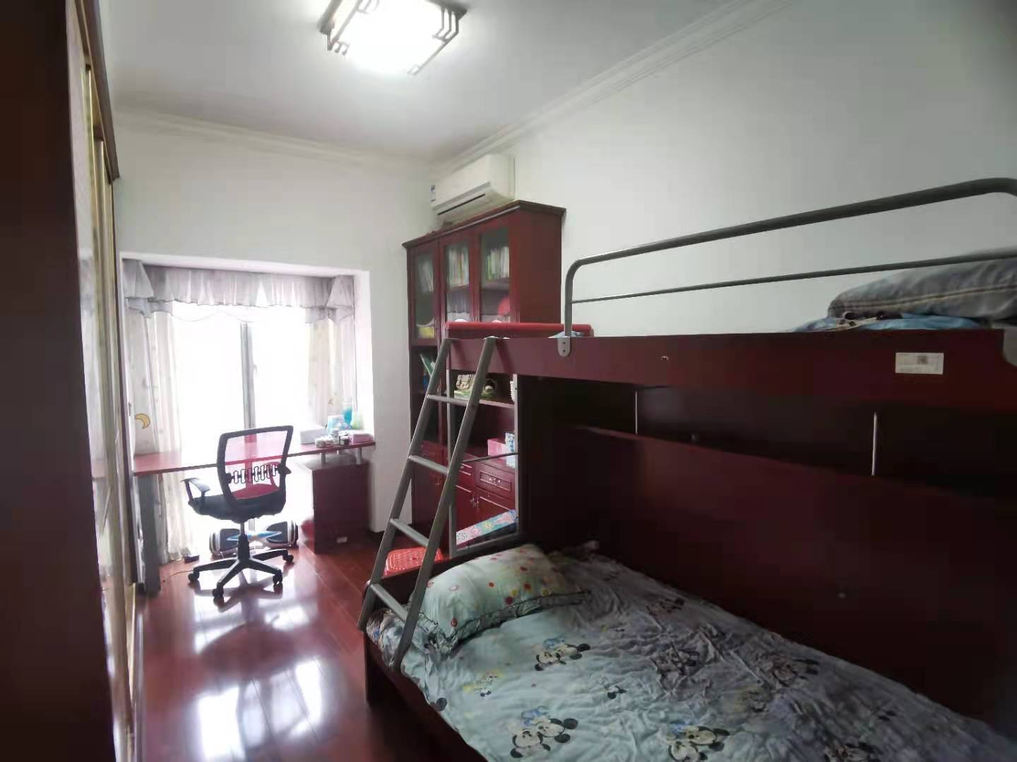 山水名苑  3室2厅2卫    83.0万 山水名苑  3室2厅2卫    83.0万卧室