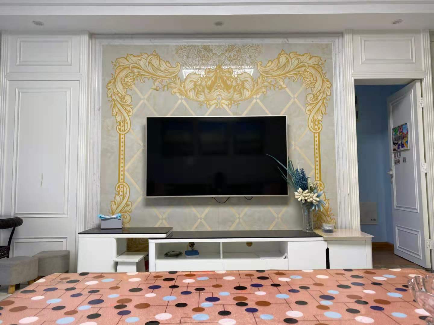 盛世华庭  4室2厅2卫    118.0万 盛世华庭  4室2厅2卫    118.0万客厅