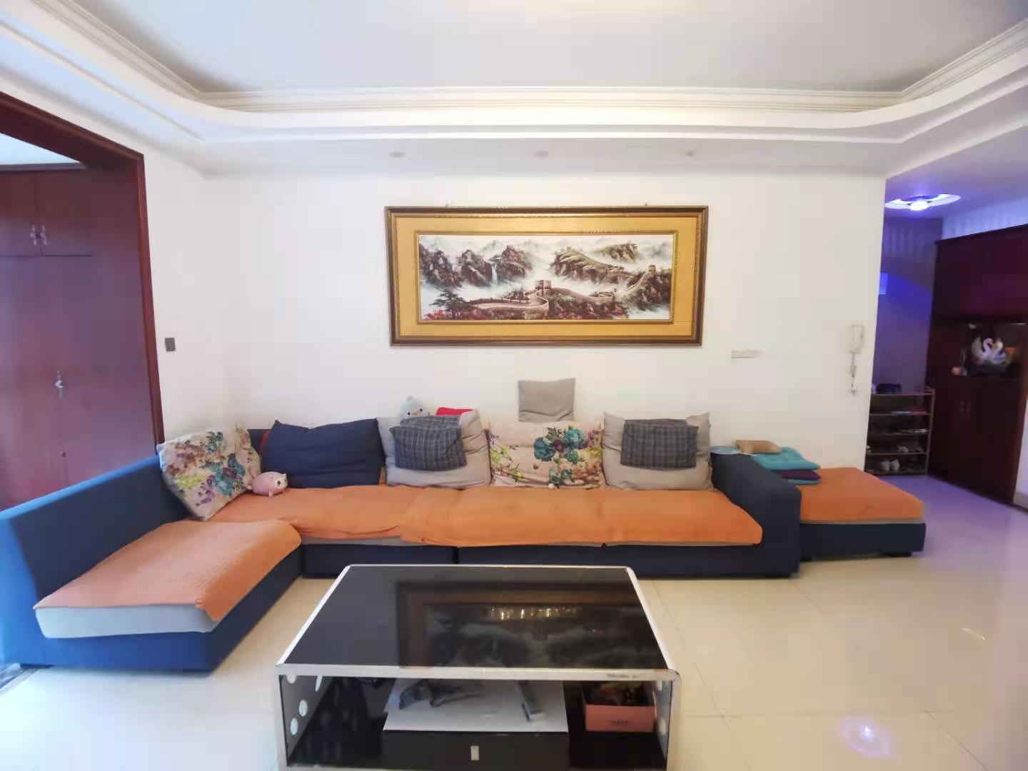 山水名苑  3室2厅2卫    83.0万 山水名苑  3室2厅2卫    83.0万客厅