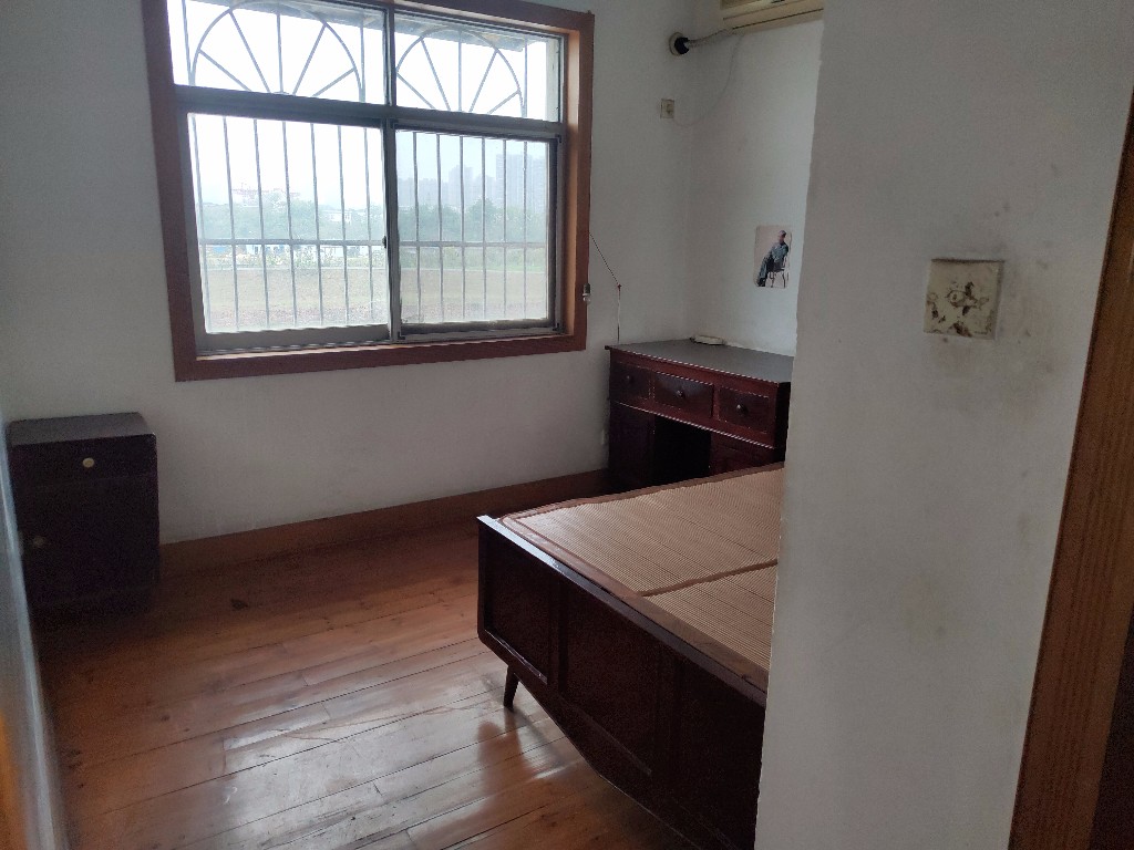 锦云综合楼 3室2厅1卫 1000.0元/月 锦云综合楼 3室2厅1卫 1000.0元/月室内图