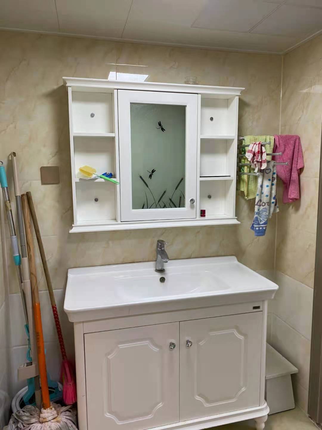 盛世华庭  4室2厅2卫    118.0万 盛世华庭  4室2厅2卫    118.0万卧室