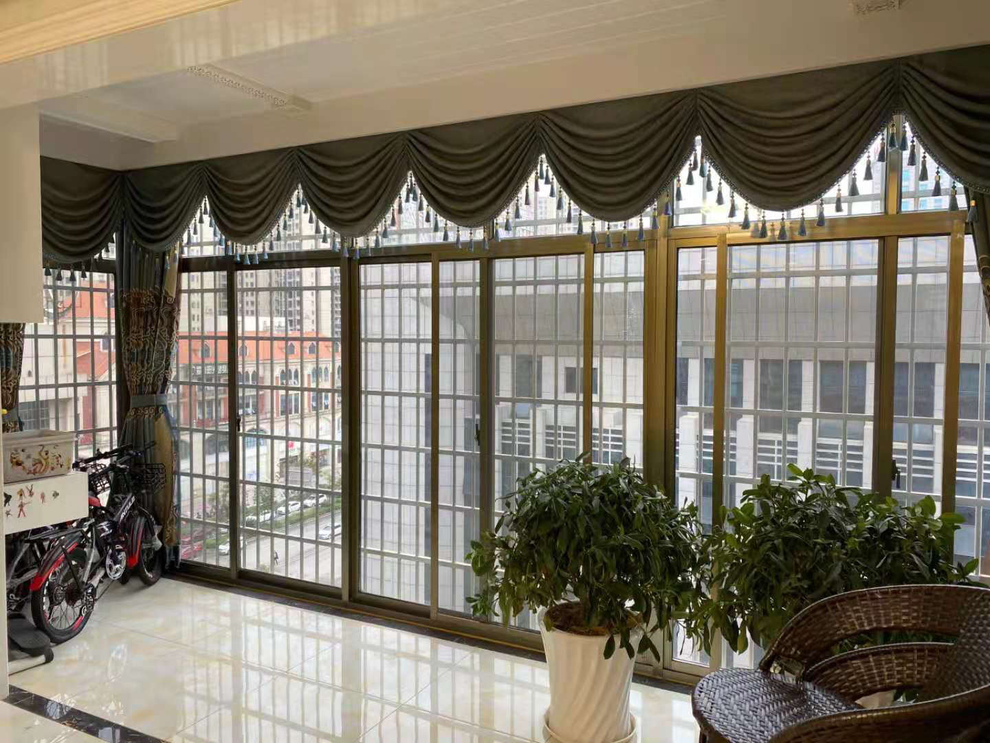 盛世华庭  4室2厅2卫    118.0万 盛世华庭  4室2厅2卫    118.0万客厅