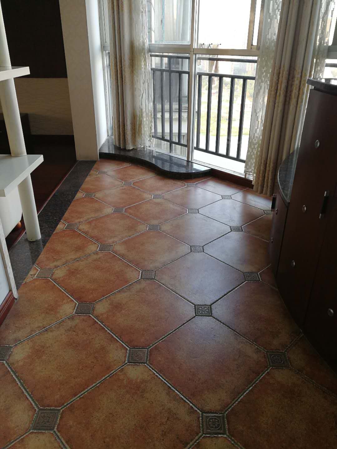 梦里水乡 3室2厅2卫 102.80万 梦里水乡 3室2厅2卫 102.80万客厅