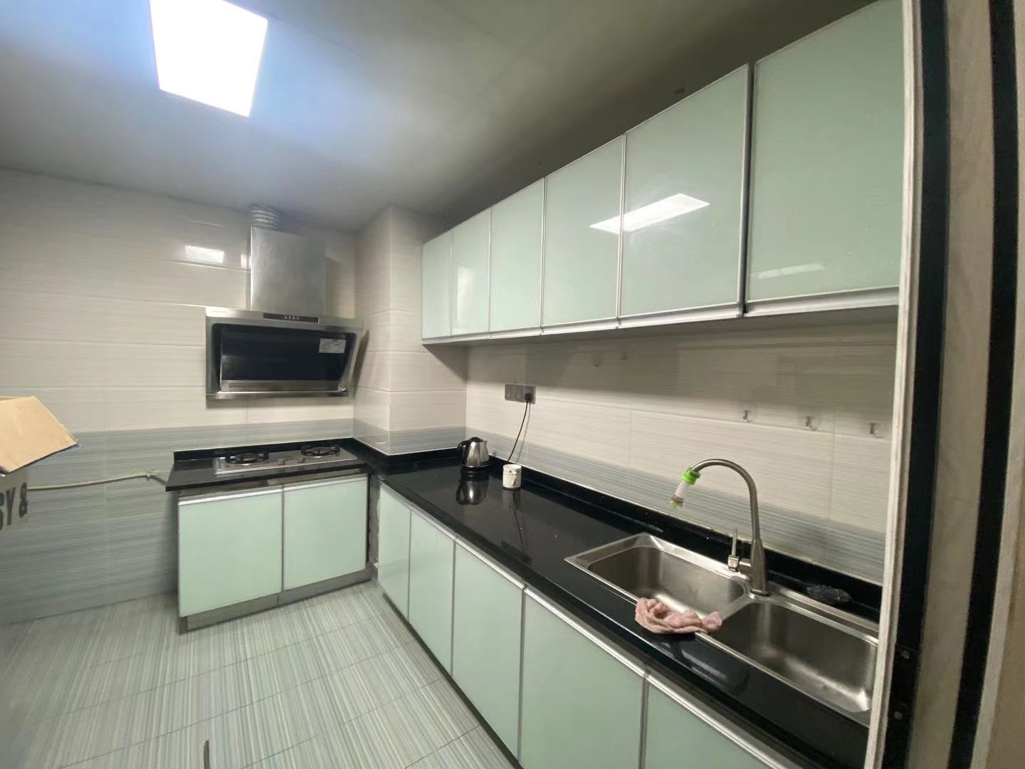 南湖半岛 2室1厅1卫 2100.0元/月 南湖半岛 2室1厅1卫 2100.0元/月室内图