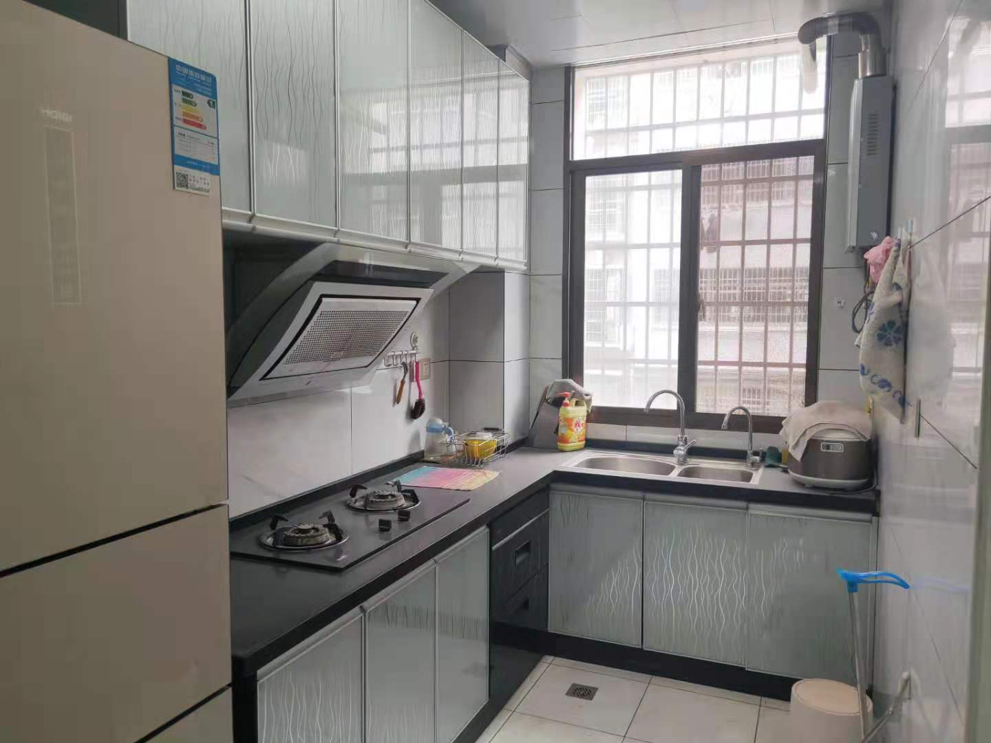 信步闲庭  3室2厅2卫    85.8万 信步闲庭  3室2厅2卫    85.8万客厅