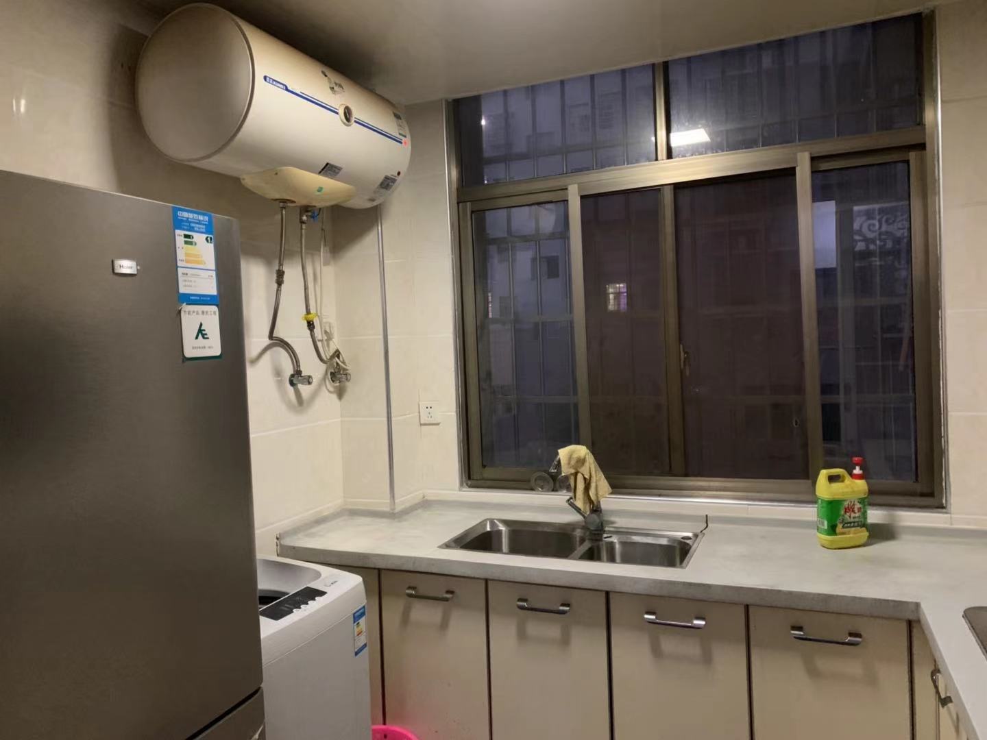 滨江水岸  2室1厅1卫    35.8万 滨江水岸  2室1厅1卫    35.8万厨房