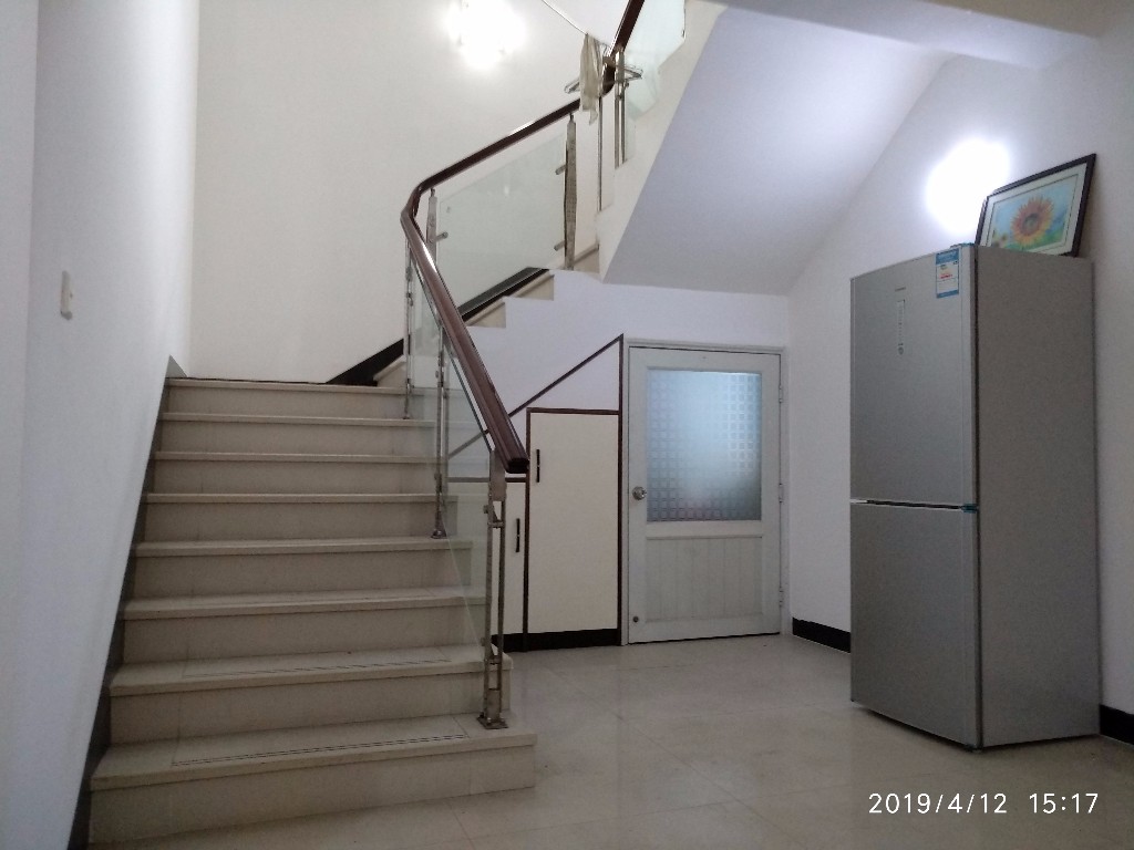 汽车城 4室2厅3卫 2800.0元/月 汽车城 4室2厅3卫 2800.0元/月室内图