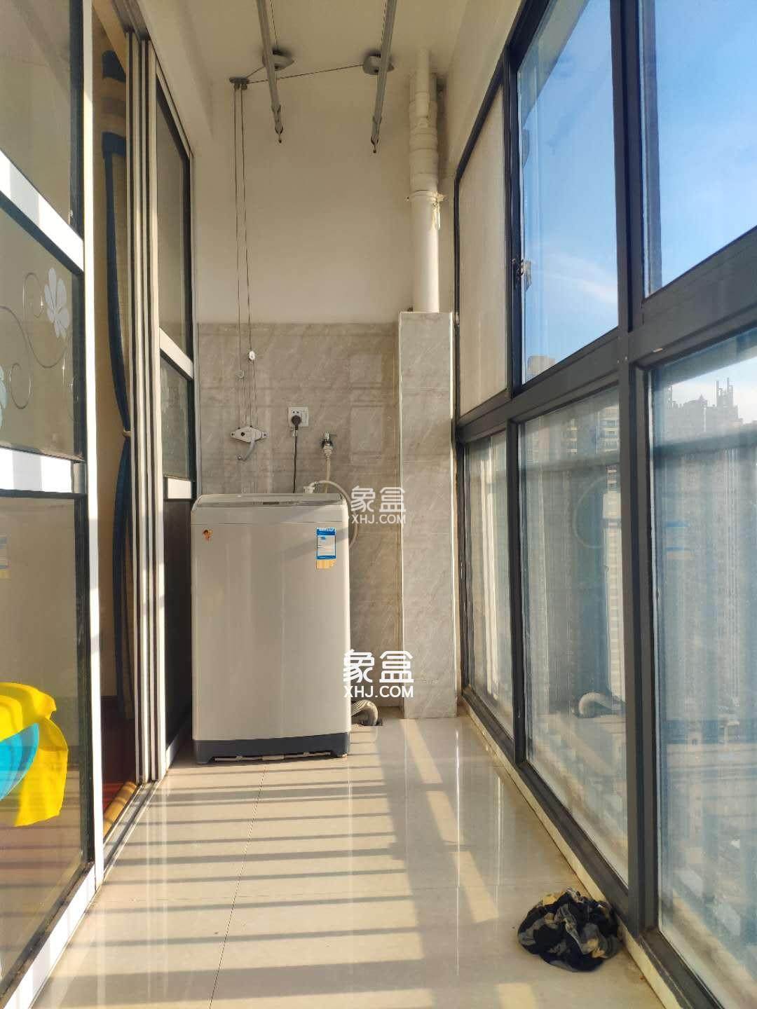 领航江阁 3室2厅1卫 3300.0元/月 领航江阁 3室2厅1卫 3300.0元/月室内图