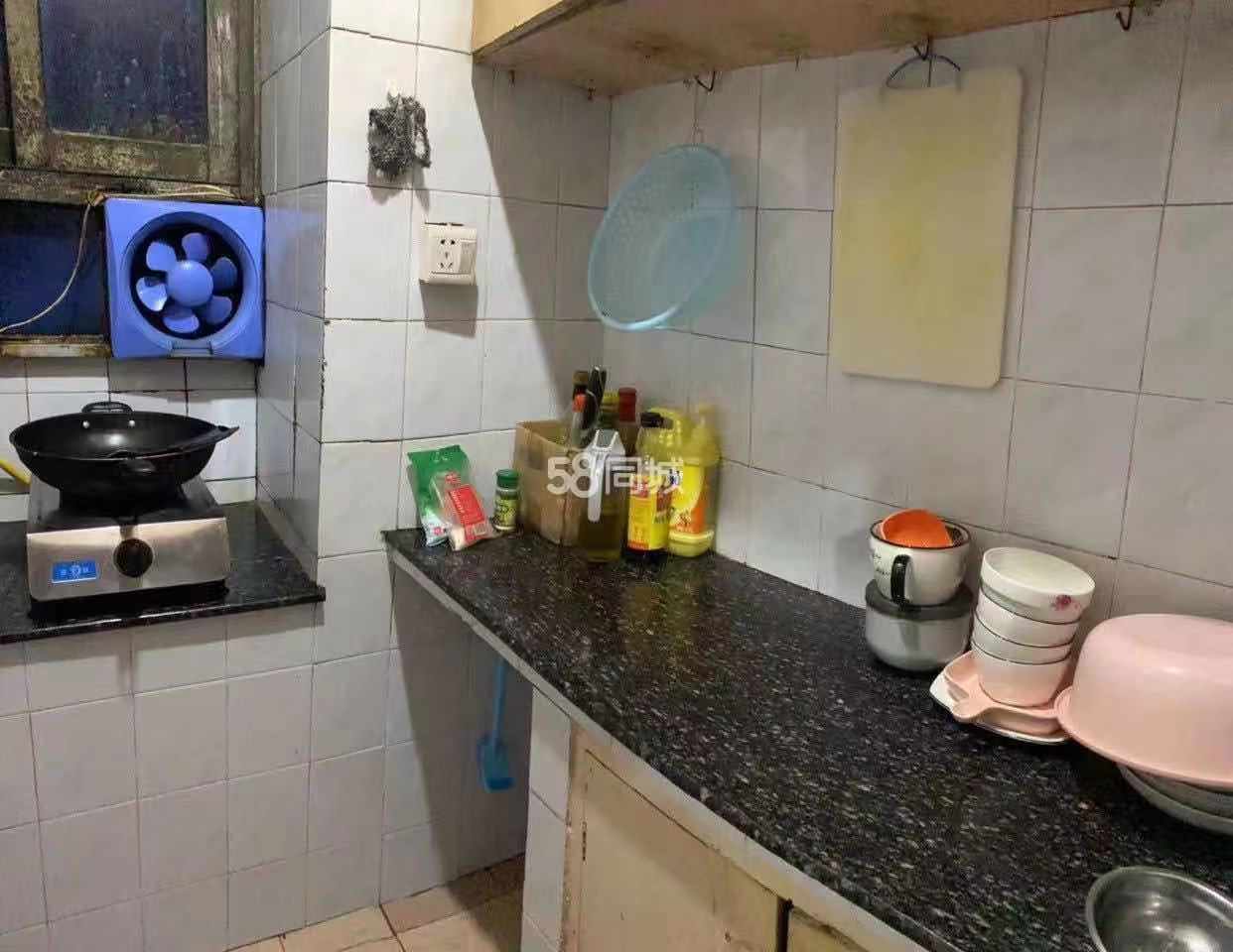 野鸭冲(新屋街) 2室1厅1卫 800.0元/月 野鸭冲(新屋街) 2室1厅1卫 800.0元/月室内图