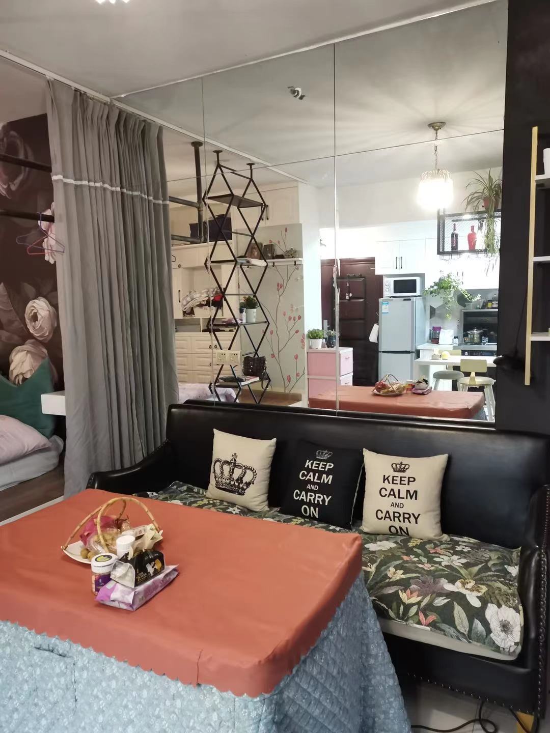 恒隆国际  1室1厅1卫    33.0万 恒隆国际  1室1厅1卫    33.0万客厅