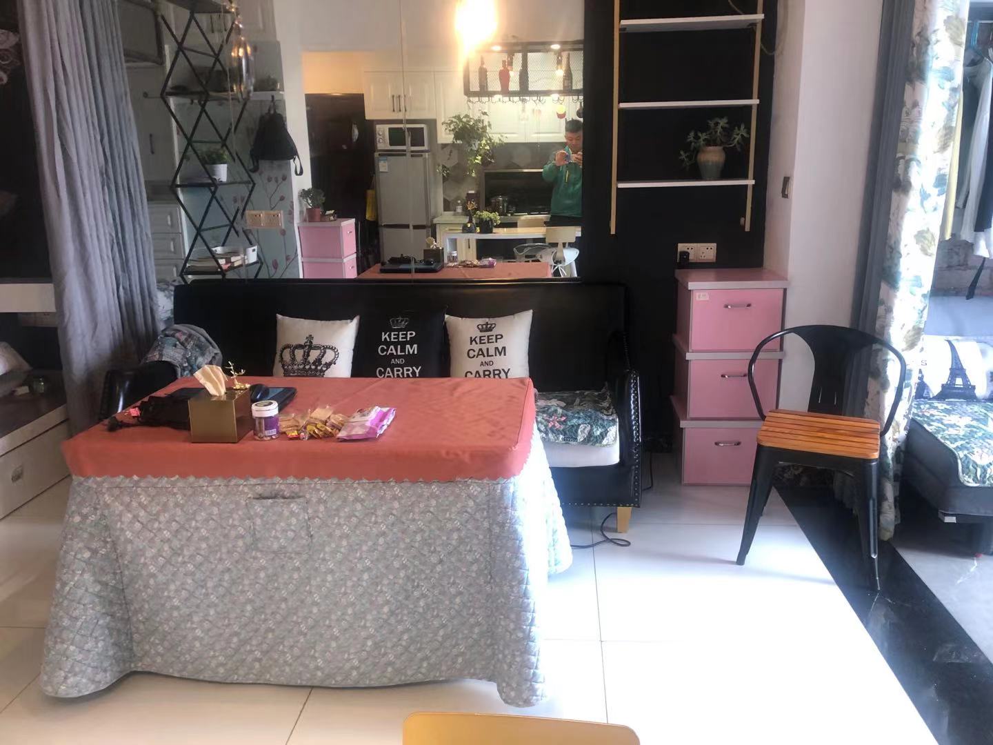 恒隆国际  1室1厅1卫    33.0万 恒隆国际  1室1厅1卫    33.0万客厅