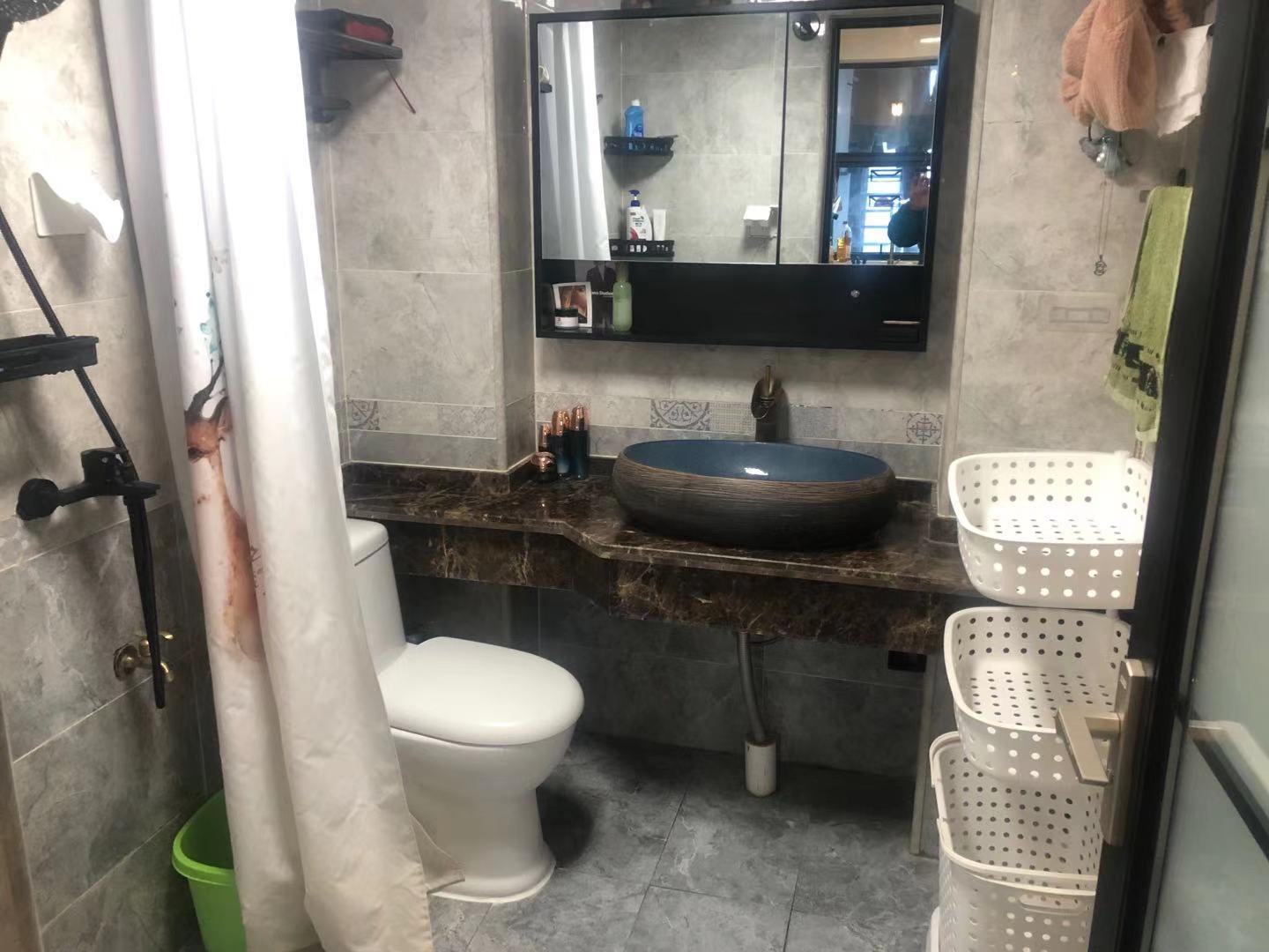 恒隆国际  1室1厅1卫    33.0万 恒隆国际  1室1厅1卫    33.0万客厅