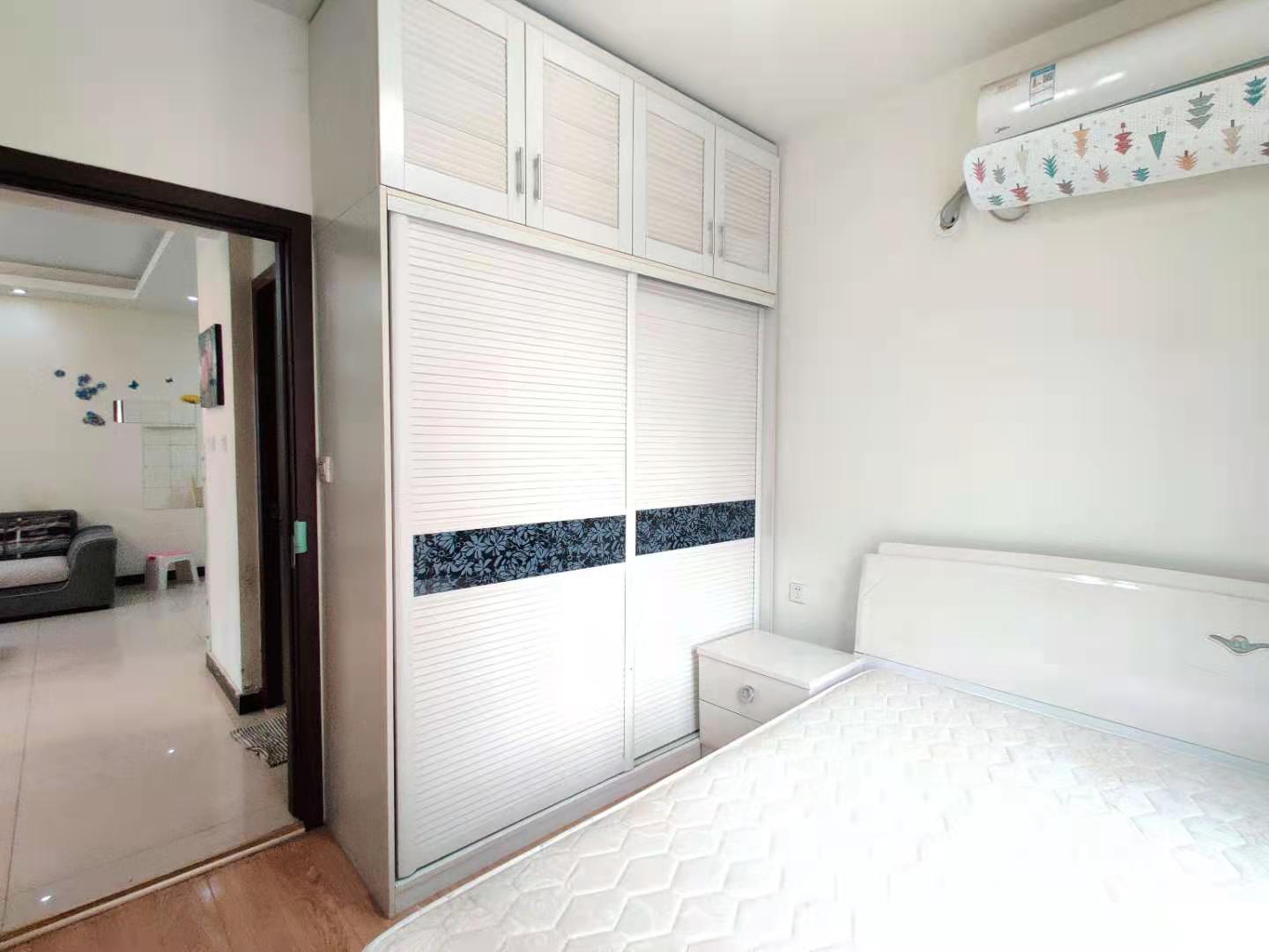 佳兆业君汇上品  3室2厅1卫    2200.0元/月 佳兆业君汇上品  3室2厅1卫    2200.0元/月室内图