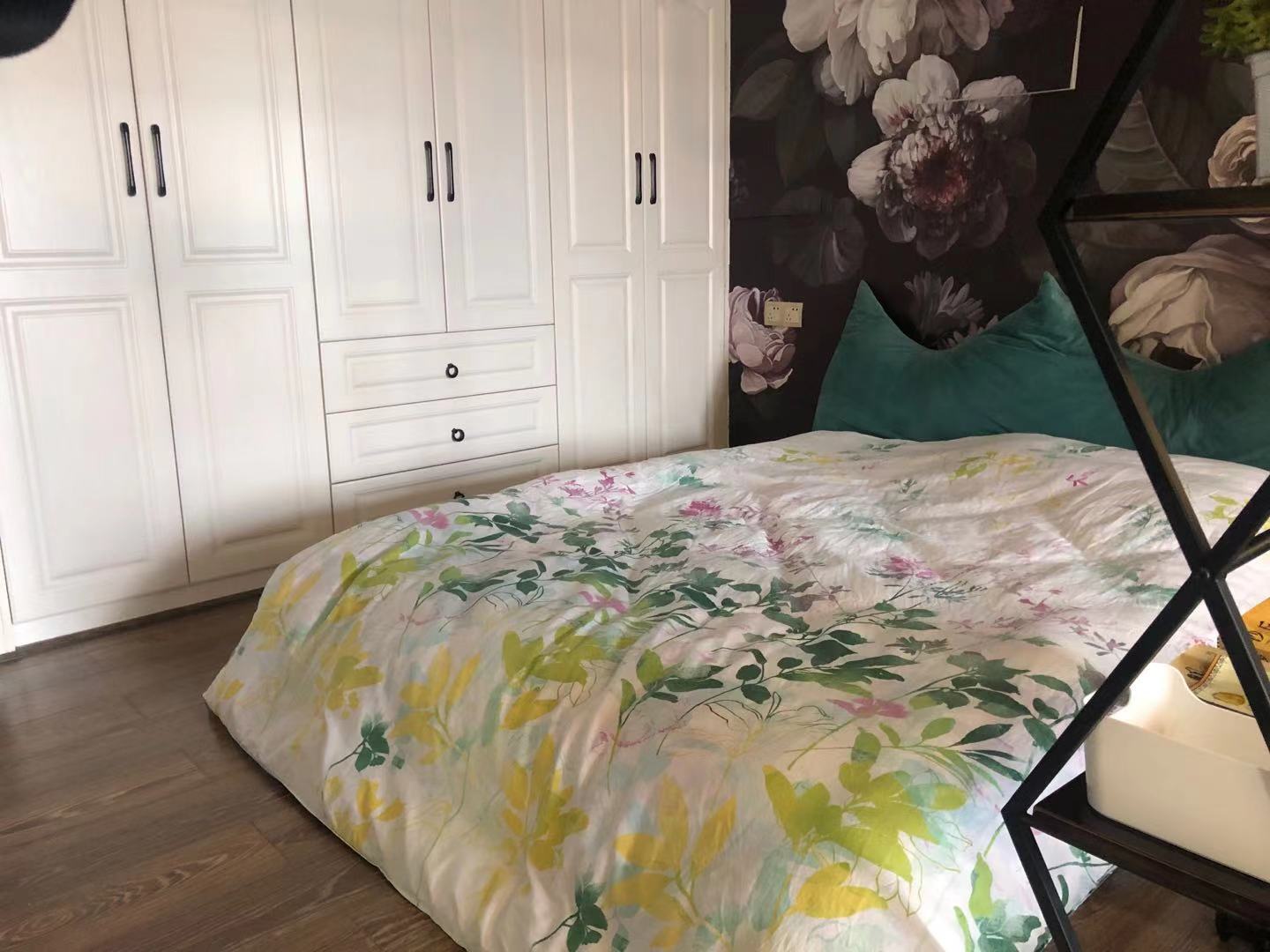 恒隆国际  1室1厅1卫    33.0万 恒隆国际  1室1厅1卫    33.0万客厅