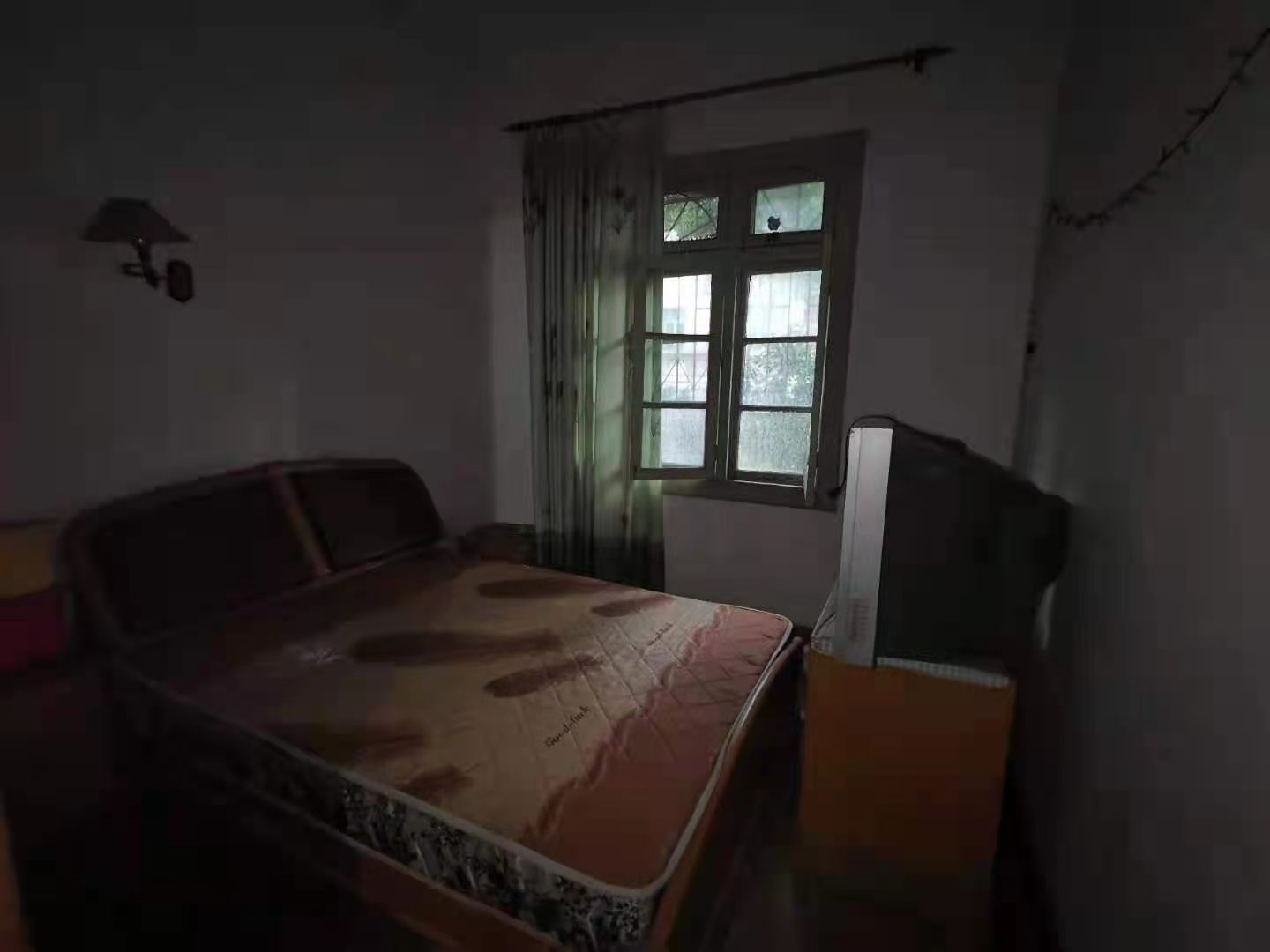 第六医院宿舍  2室1厅1卫    650.0元/月 第六医院宿舍  2室1厅1卫    650.0元/月室内图