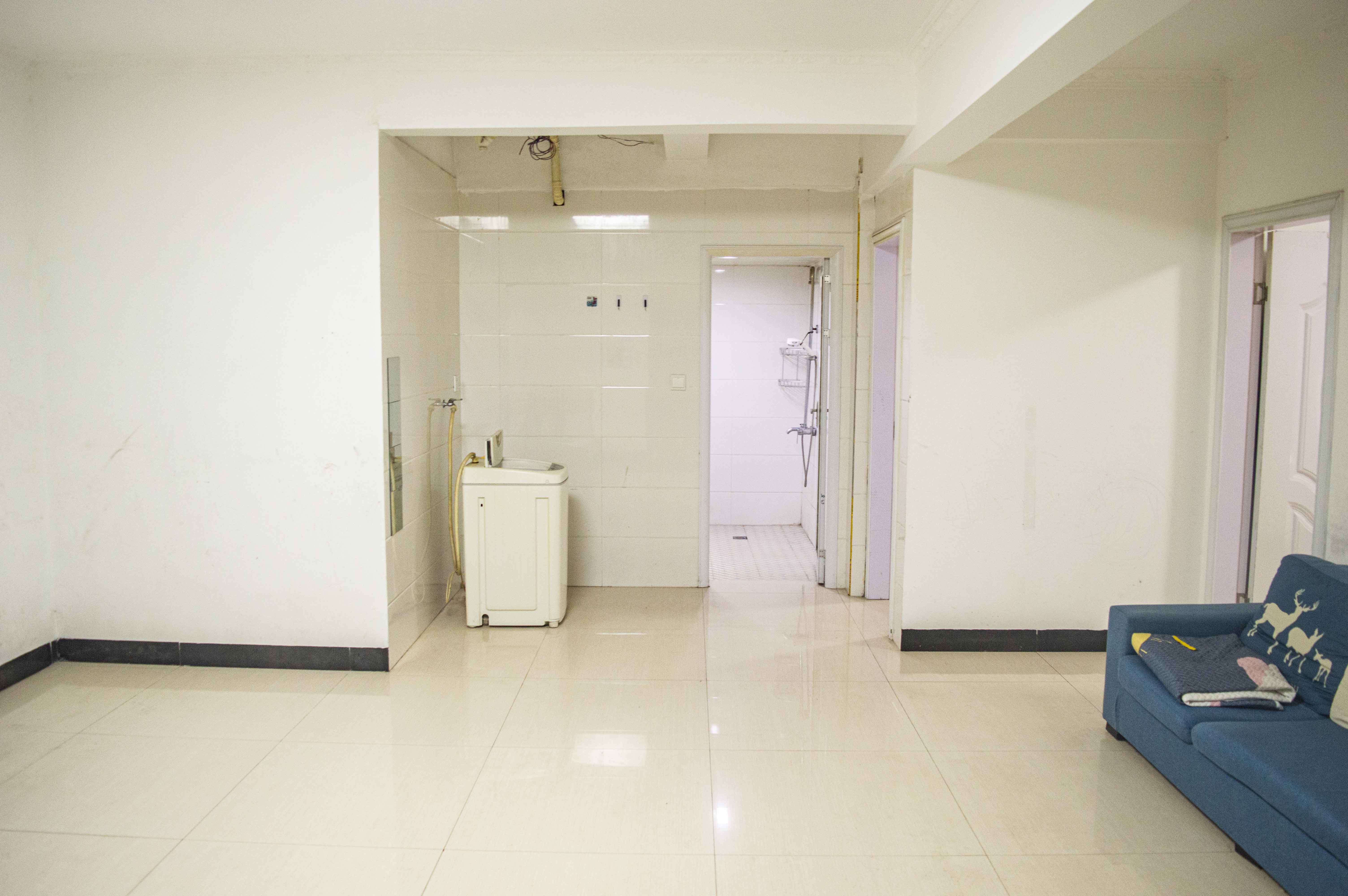 龙洲馨苑 2室2厅1卫 49.8万 龙洲馨苑 2室2厅1卫 49.8万客厅