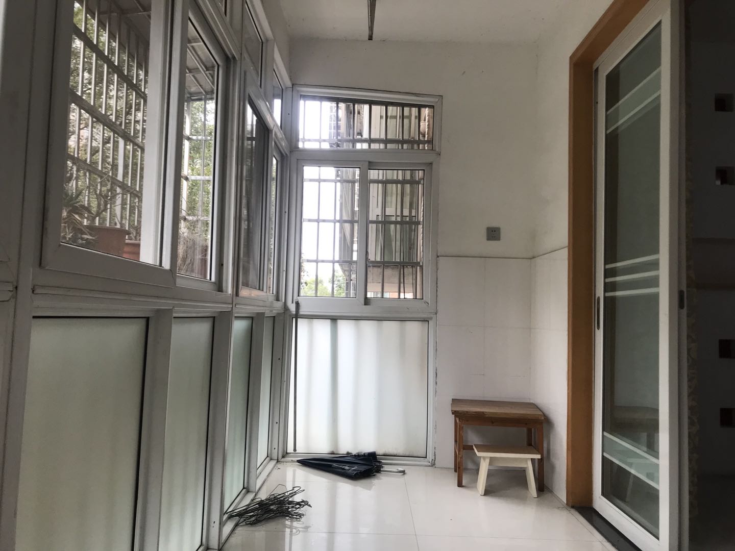 湘中园  4室2厅2卫    69.8万 湘中园  4室2厅2卫    69.8万阳台