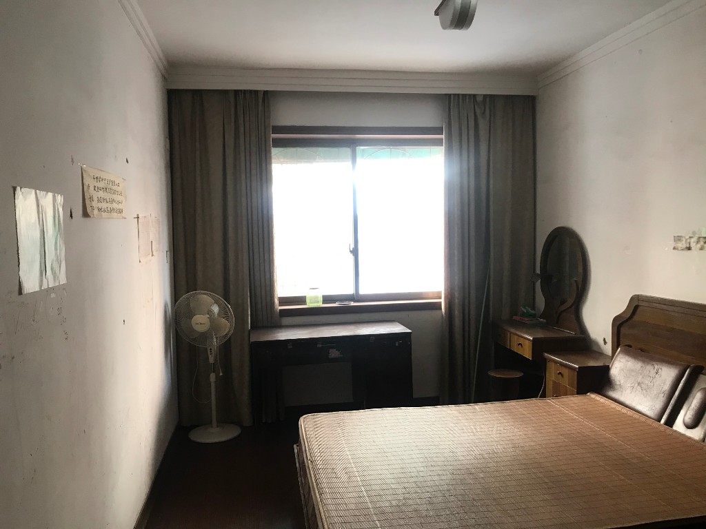 月秀小区  3室2厅2卫    59.8万 月秀小区  3室2厅2卫    59.8万卧室