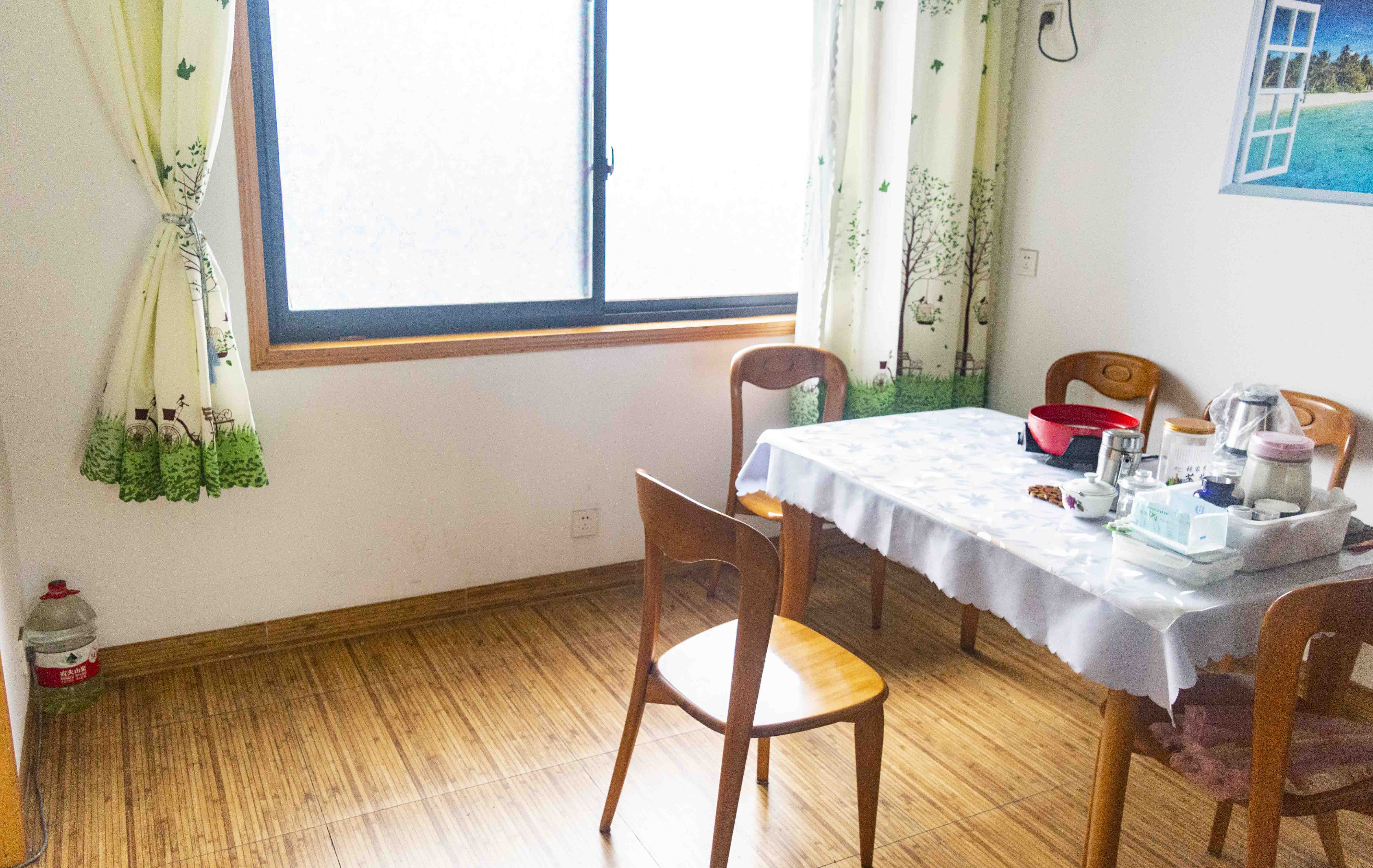 上城世家  7室2厅3卫    132.0万客厅