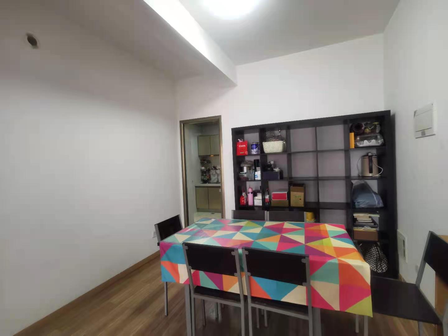 橙花风景  2室1厅1卫    2500.0元/月 橙花风景  2室1厅1卫    2500.0元/月