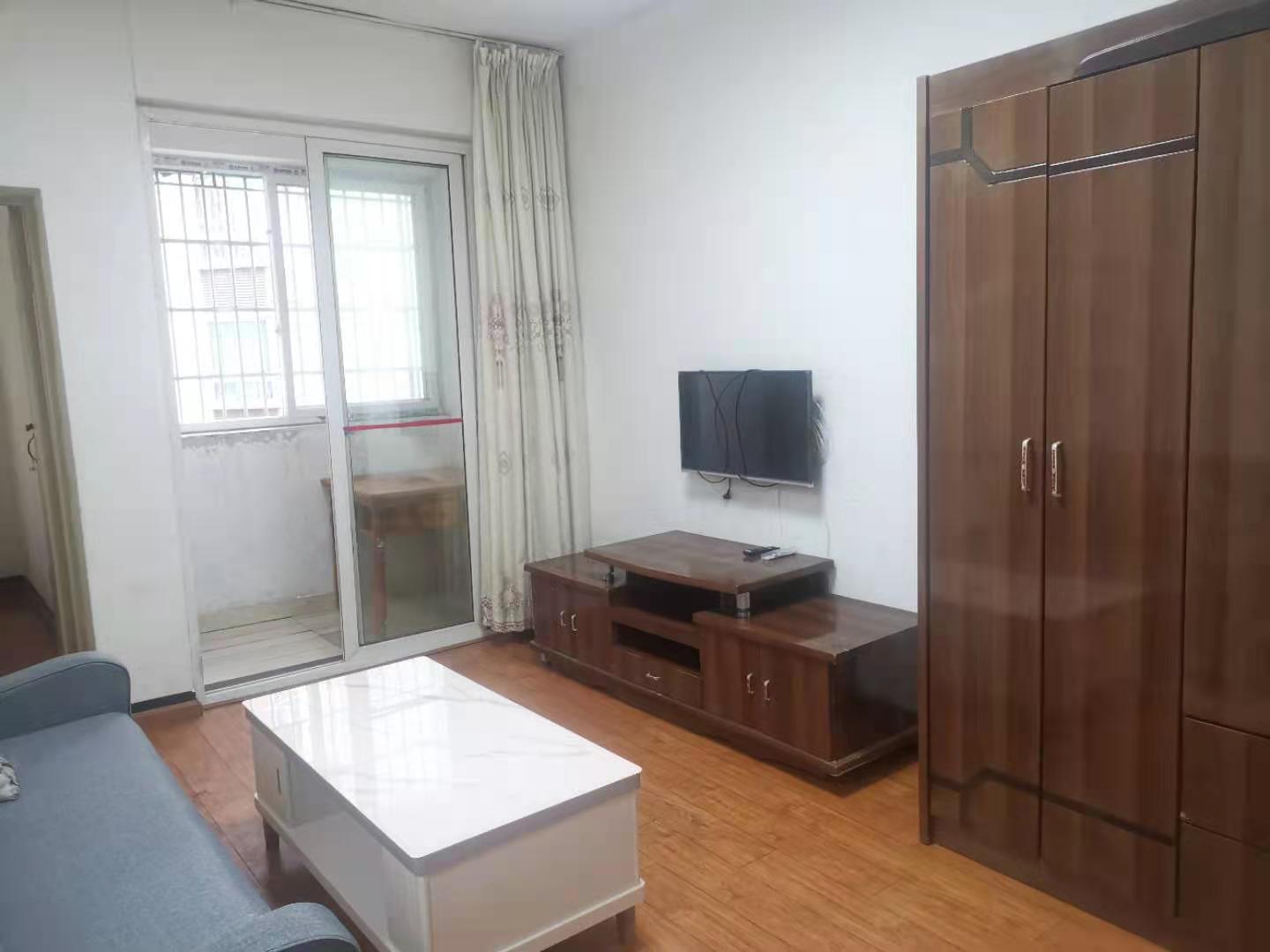 南湖锦苑 1室1厅1卫 1500.0元/月 南湖锦苑 1室1厅1卫 1500.0元/月室内图