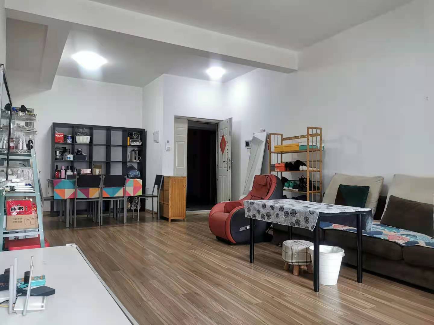 橙花风景  2室1厅1卫    2500.0元/月 橙花风景  2室1厅1卫    2500.0元/月小区图