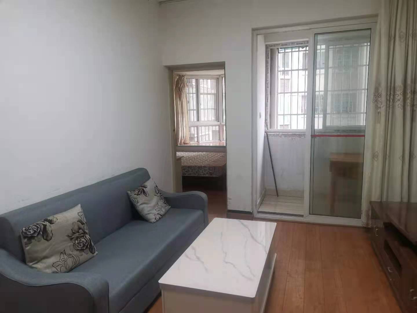 南湖锦苑 1室1厅1卫 1500.0元/月 南湖锦苑 1室1厅1卫 1500.0元/月室内图