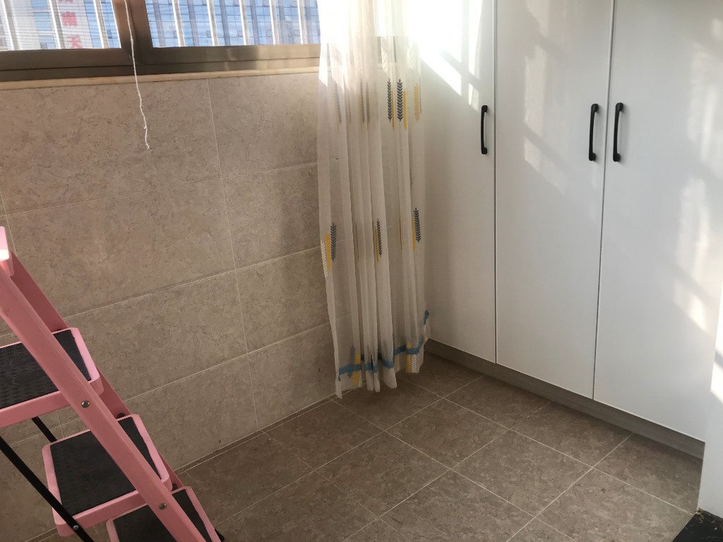 祥泰华园  3室2厅1卫    68.0万 祥泰华园  3室2厅1卫    68.0万卧室