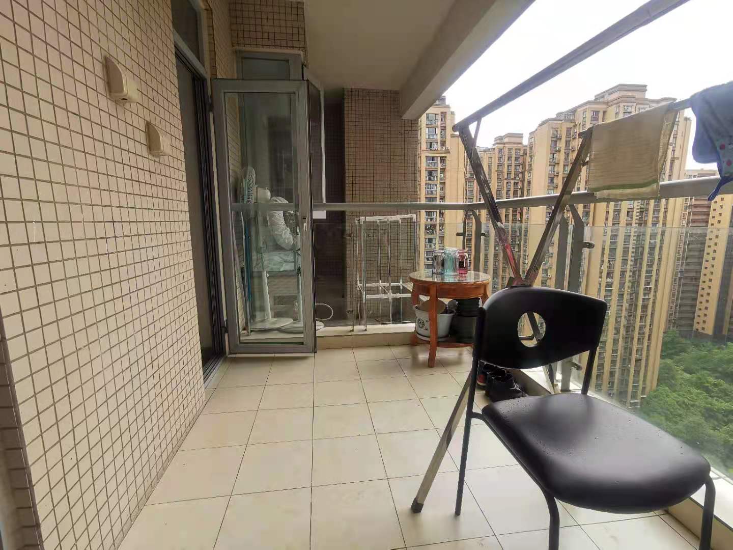 橙花风景  2室1厅1卫   2500.00元/月室内图