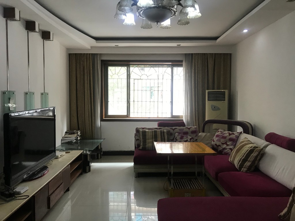 月秀小区  3室2厅2卫    59.8万 月秀小区  3室2厅2卫    59.8万客厅