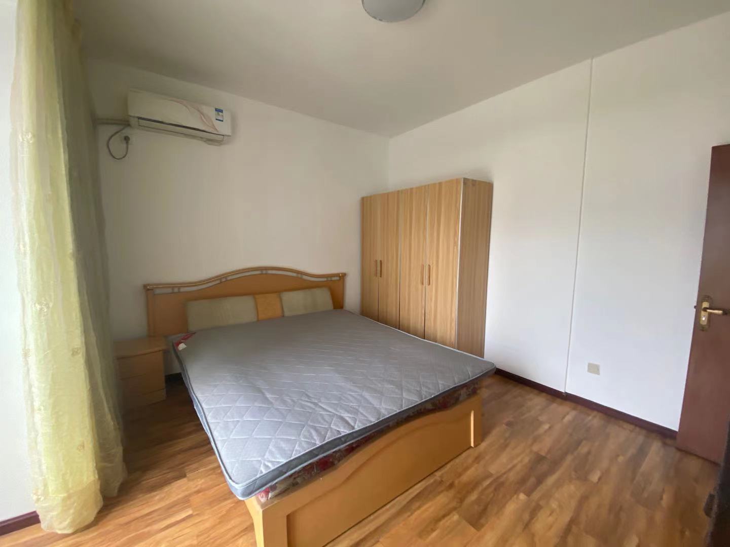 二江花园 3室2厅2卫 2200.0元/月 二江花园 3室2厅2卫 2200.0元/月室内图