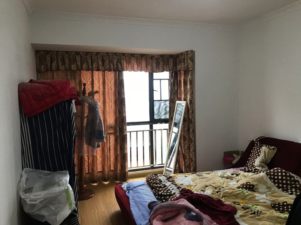 吉星金融广场(牡丹园) 3室2厅2卫 90.8万 吉星金融广场(牡丹园) 3室2厅2卫 90.8万卧室