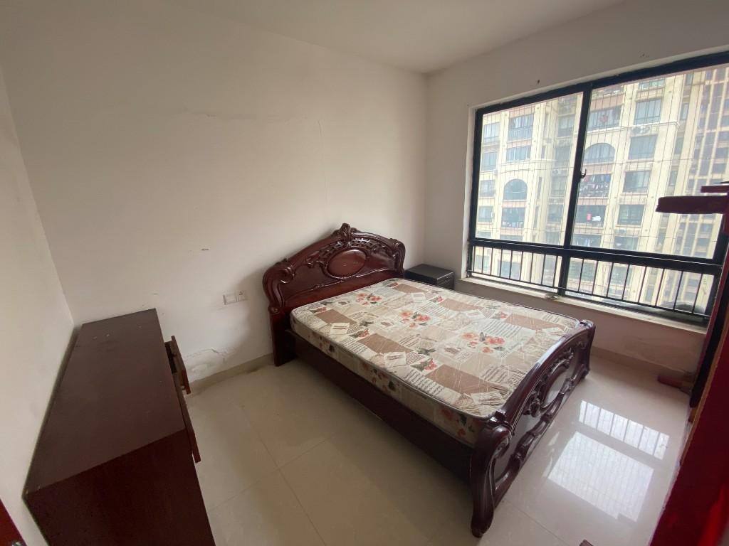 三一歌雅郡 3室2厅1卫 1200.0元/月 三一歌雅郡 3室2厅1卫 1200.0元/月室内图