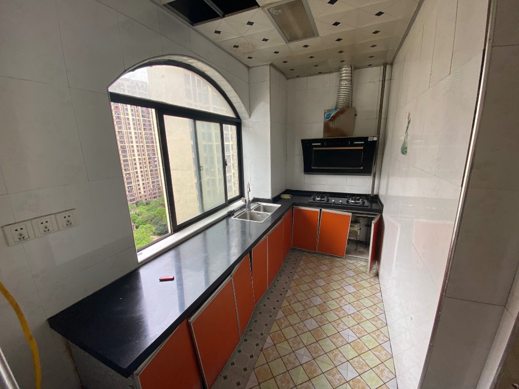 三一歌雅郡 3室2厅1卫 1200.0元/月 三一歌雅郡 3室2厅1卫 1200.0元/月室内图