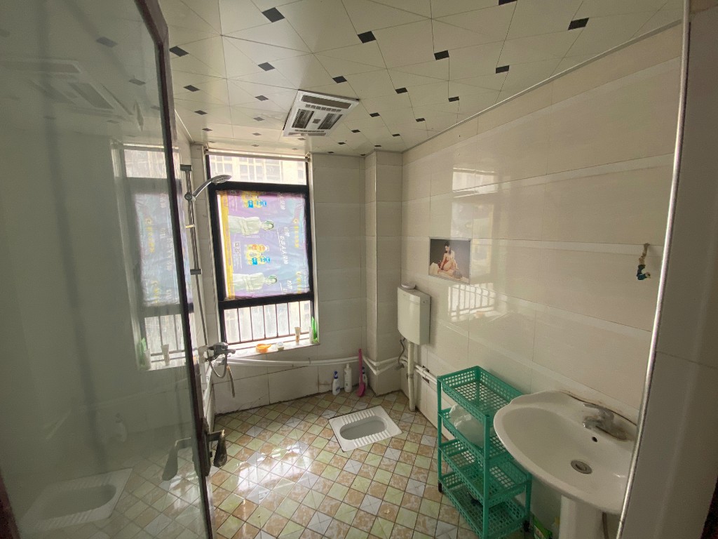 三一歌雅郡 3室2厅1卫 1200.0元/月 三一歌雅郡 3室2厅1卫 1200.0元/月室内图