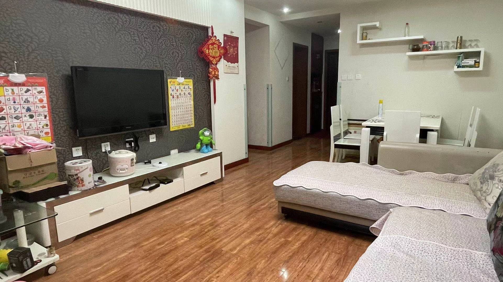 朗基龙堂  3室2厅1卫   3200.00元/月室内图